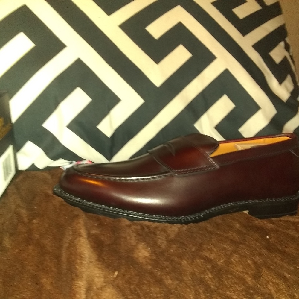 Shoes - Picture 6 of 8